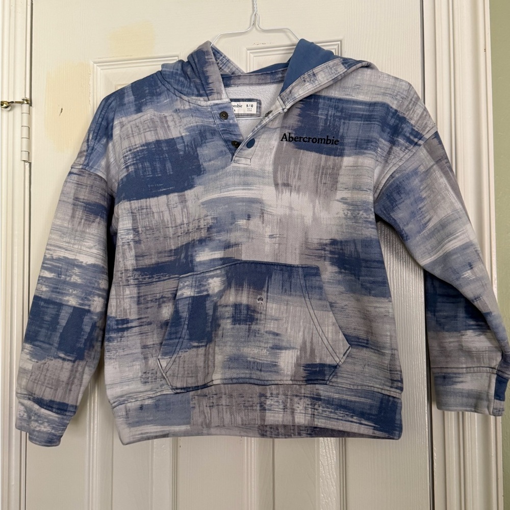 Abercrombie & Fitch Kids Blue and White Pullover size 9/10